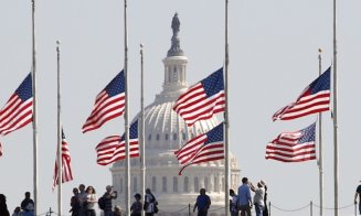 Trei zile de doliu în SUA. Drapelele vor fi coborâte în bernă în memoria victimelor COVID-19