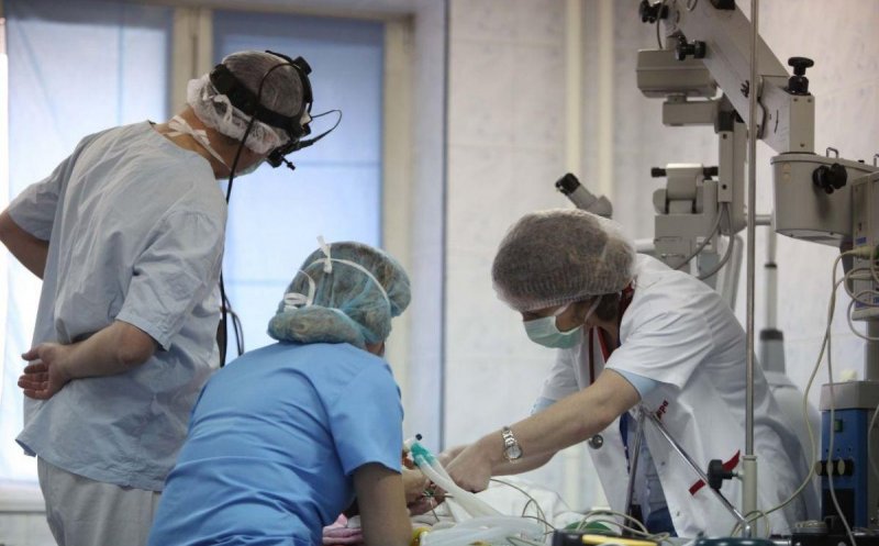 Stimulente de 2.500 de lei pentru mai mulţi membri ai personalului medical. Noile categorii de beneficiari