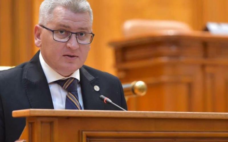Roman: PNL va susţine orice proiect de lege referitor la impozitarea pensiilor speciale; nu avem orgolii