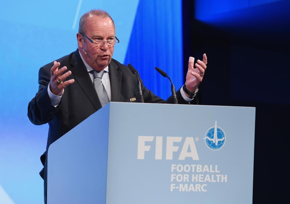 Preşedintele comisiei medicale a FIFA: "Poate va fi nevoie de moartea unui jucător pentru ca lumea fotbalului să deschidă ochii..."