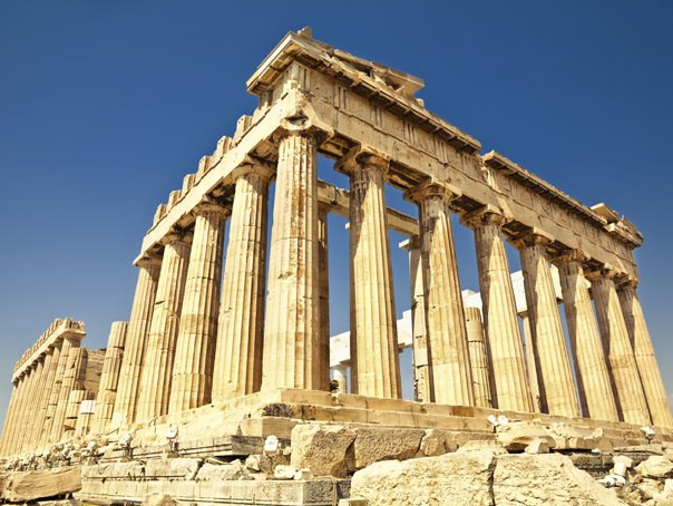 Românii pot călători în Grecia şi Bulgaria, dar la întoarcere vor sta 14 zile în izolare. Când se vor ridica restricţiile