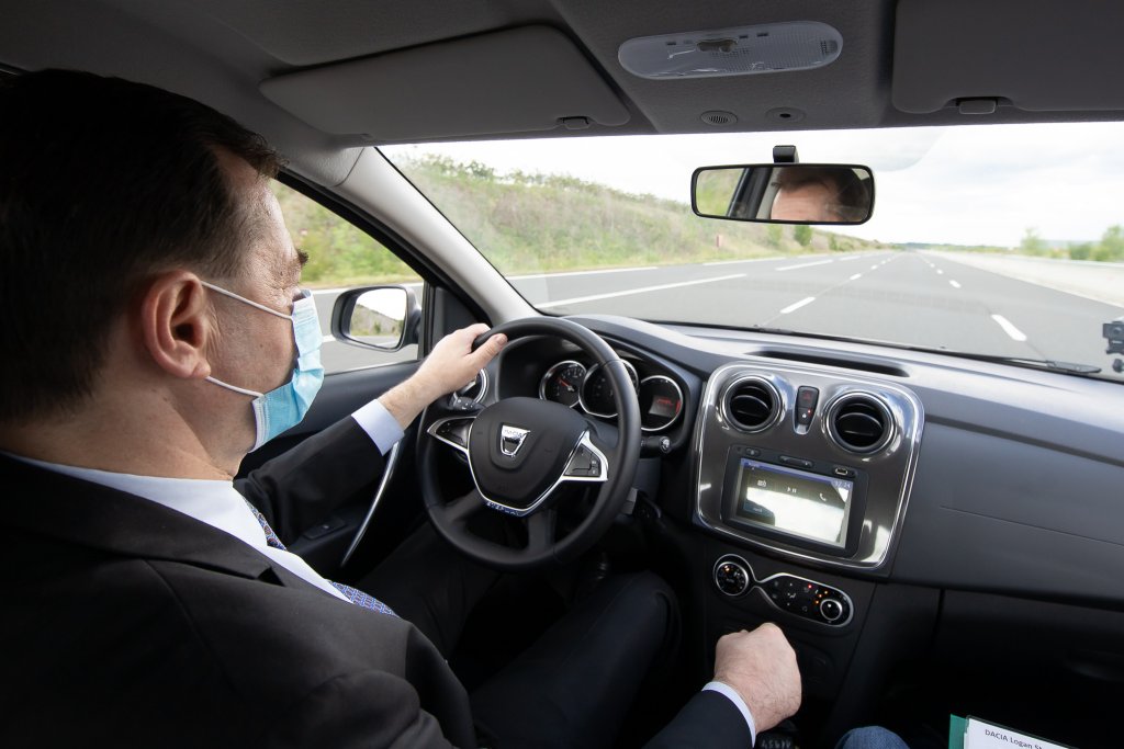 Premierul a semnat un contract pentru Autostrada Transilvania