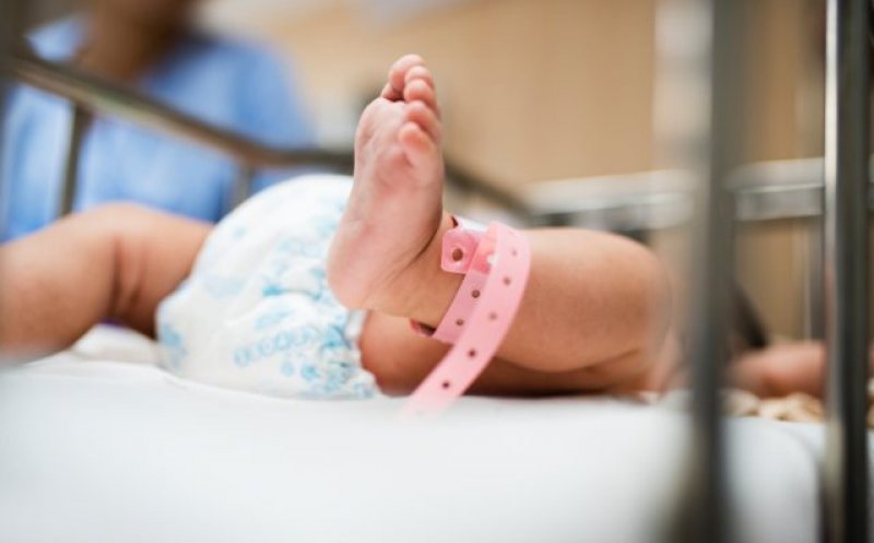 Copil de patru săptămâni, spitalizat după ce a contactat noul coronavirus
