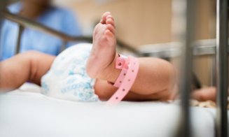 Copil de patru săptămâni, spitalizat după ce a contactat noul coronavirus