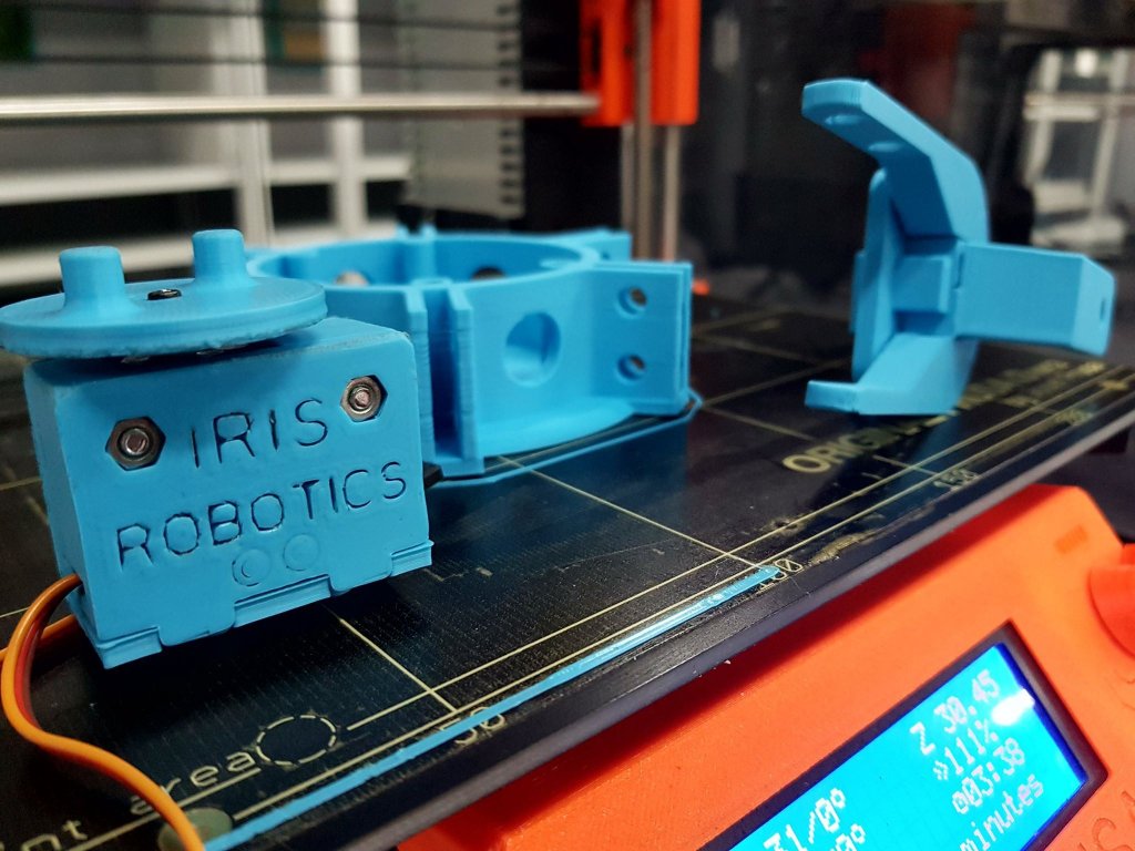 Firmele clujene cer în serie roboți de la Iași