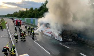 Un autocar cu 49 de români a luat foc pe autostradă, lângă Viena
