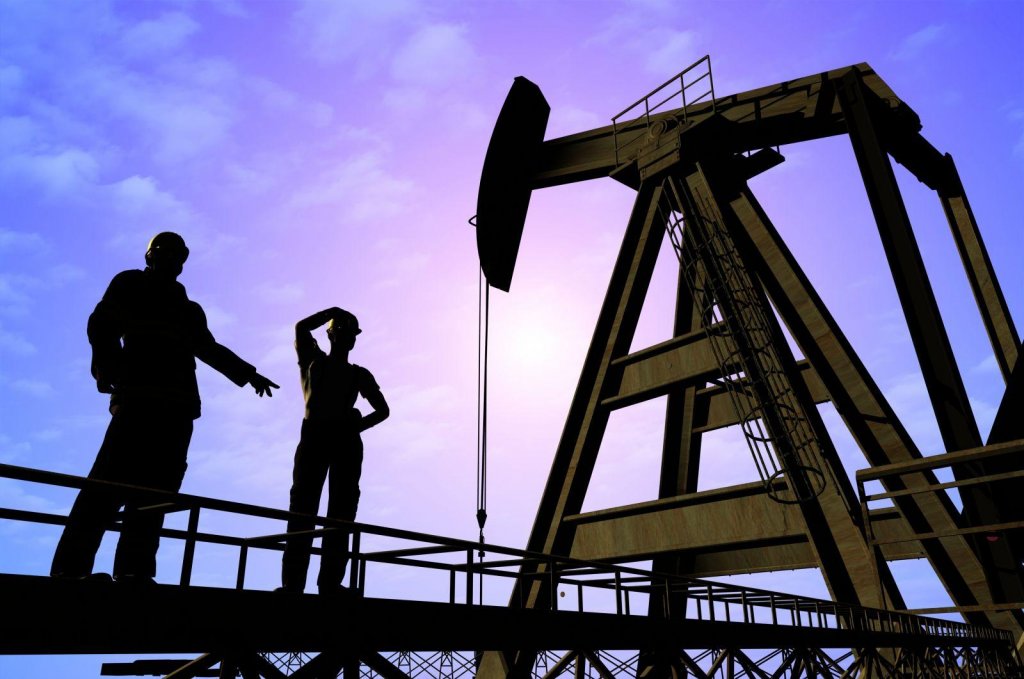 Grupul OPEC+ a decis extinderea perioadei de reducere a producţiei de ţiţei