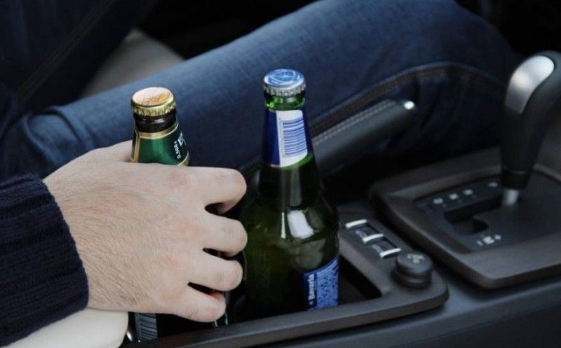 Conduci beat la volan şi fără permis de conducere. Te alegi cu dosar penal