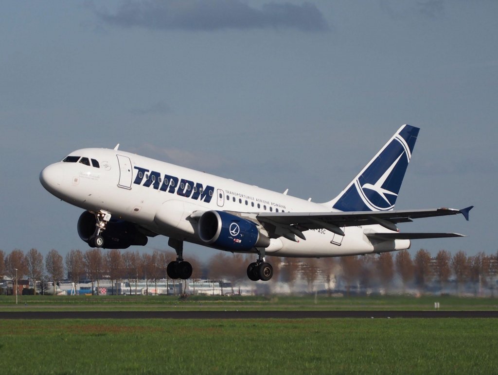 Ministrul Transporturilor: Este nevoie de o restructurare la sânge pentru a salva compania TAROM