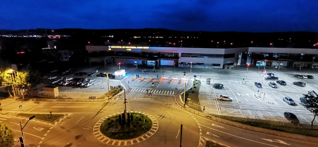 Parcare modernă la aeroportul Cluj: sistem de plată cash, cu cardul,  prin aplicația pentru mobil