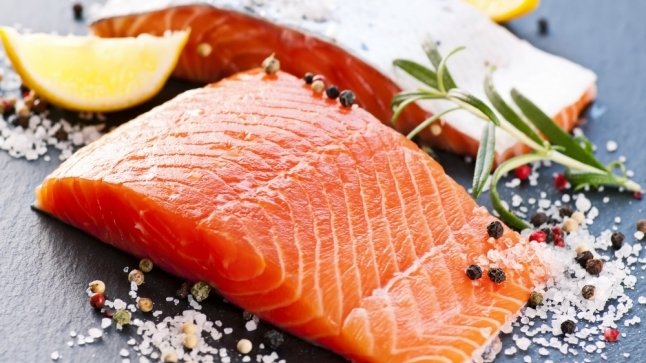 Supermarketurile din Beijing nu mai vând somon după ce noul coronavirus a fost depistat într-o piaţă de pește