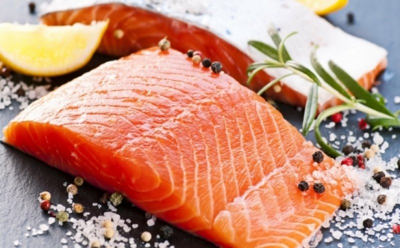 Supermarketurile din Beijing nu mai vând somon după ce noul coronavirus a fost depistat într-o piaţă de pește