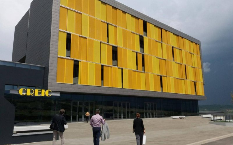 Parc fotovoltaic și eolian în Lomb, lângă Cluj Innovation Park
