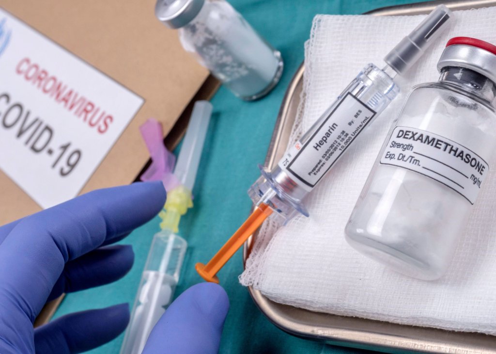 Dexametazona, medicamentul folosit cu eficienţă de britanici în cazurile grave de COVID-19