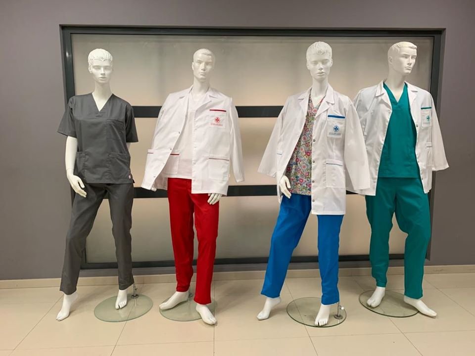 O jumătate de milion de lei pentru uniforme medicale