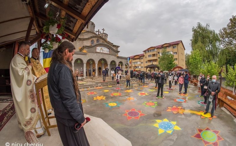 Credincioşii trebuie să respecte reguli noi după redeschiderea bisericilor