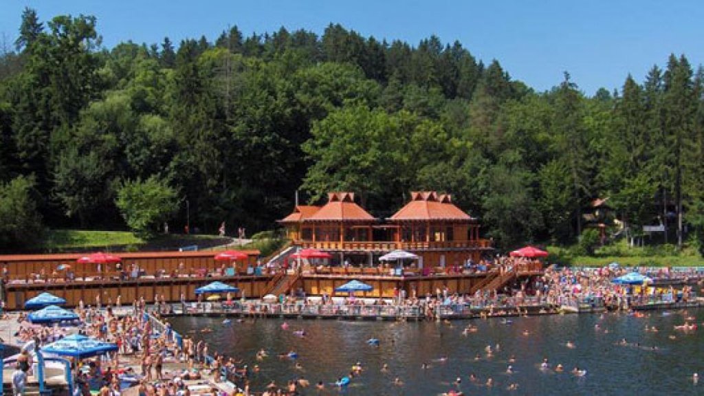 boxing Four Reverse Ziua de Cluj | Weekend: Lacul Ursu de la Sovata s-a deschis mai devreme, pe  fondul interdicţiilor impuse tratamentelor balneare