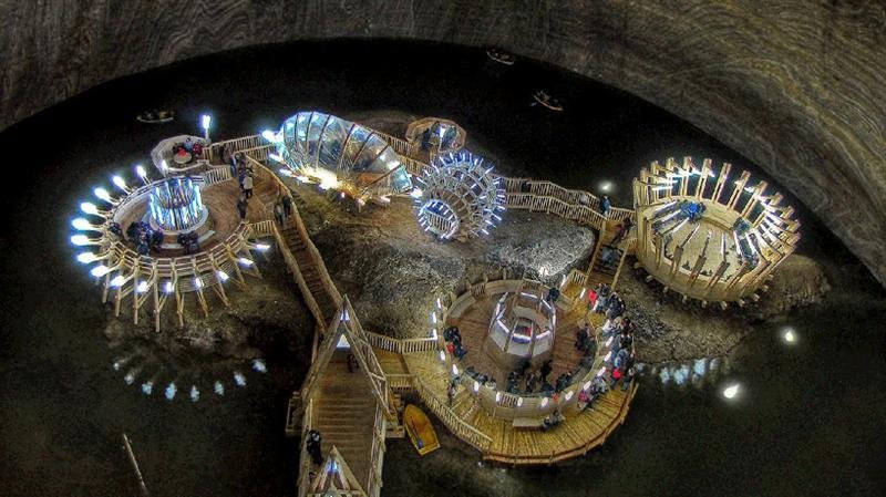 Angajați și persoane din conducerea Salinei Turda au furat banii donați de turiști