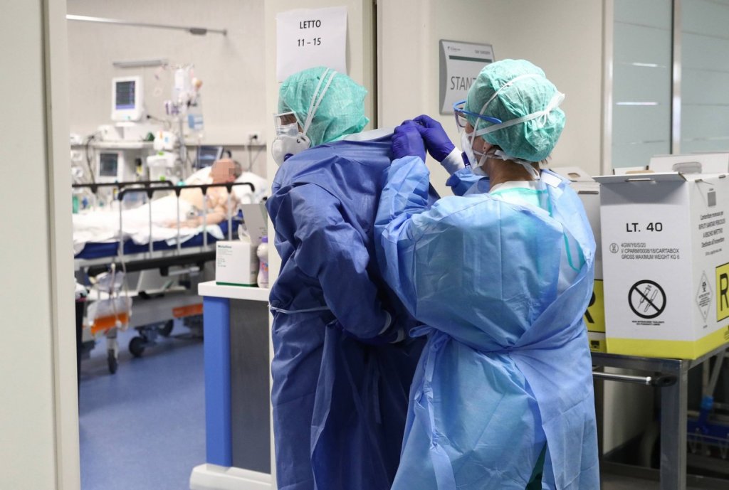 Banca Transilvania le va acorda medicilor credite să își ia locuințe