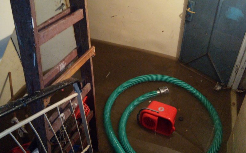 Clujul inundat: Furtuna de ieri le-a dat de lucru pompierilor toată noaptea