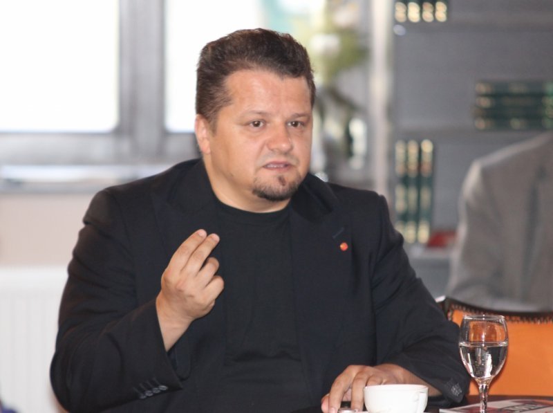 Grupul lui Ștefan Vuza, jonglerii cu activele Oltchim