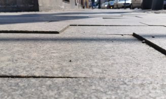 Se duc pe apa Sâmbetei trotuarele din centrul Oraşului Comoară?
