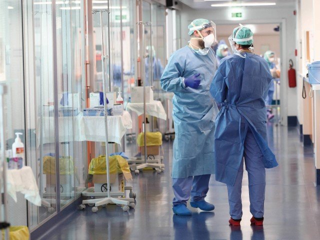 Manager de spital, confirmat cu COVID-19. Peste 3.000 de cadre medicale din ţară s-au infectat