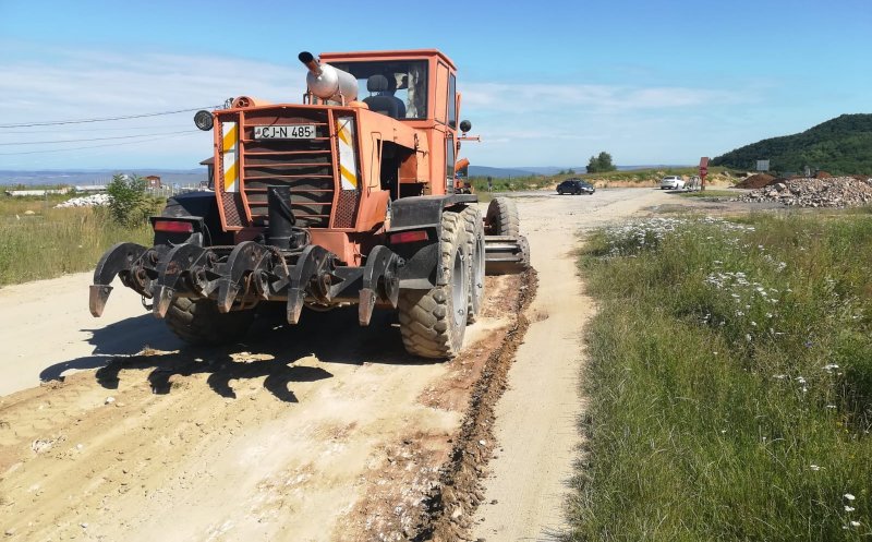 Au început lucrări de întreținere pe DJ 103Z, Sălicea – Micești – Tureni