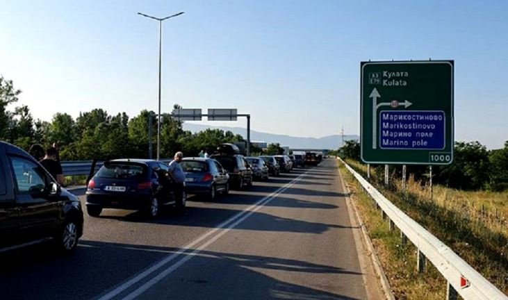 Grecii schimbă regulile și cer testul COVID la intrarea prin vama Kulata