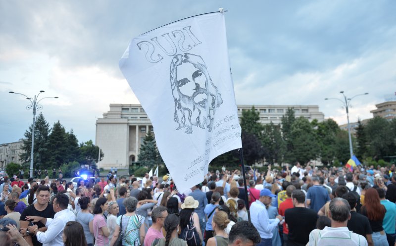Protestul din Piaţa Victoriei de ieri s-a lăsat cu amenzi în valoare de 16.500 de lei