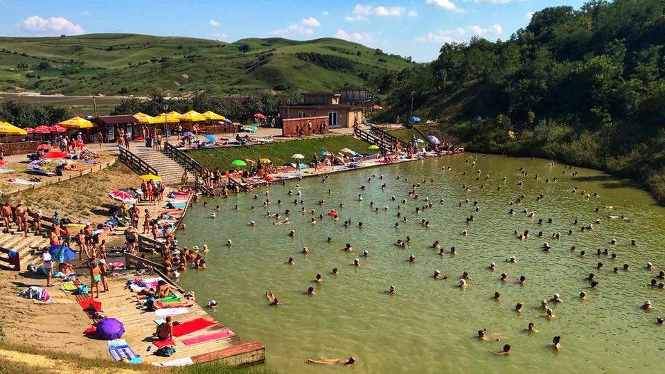 Criză de apă la Băile Cojocna. Localnicii dau vina pe turiști