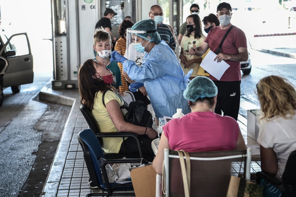La graniţa cu Grecia se vând deja certificate false care atestă testarea negativă pentru Covid-19
