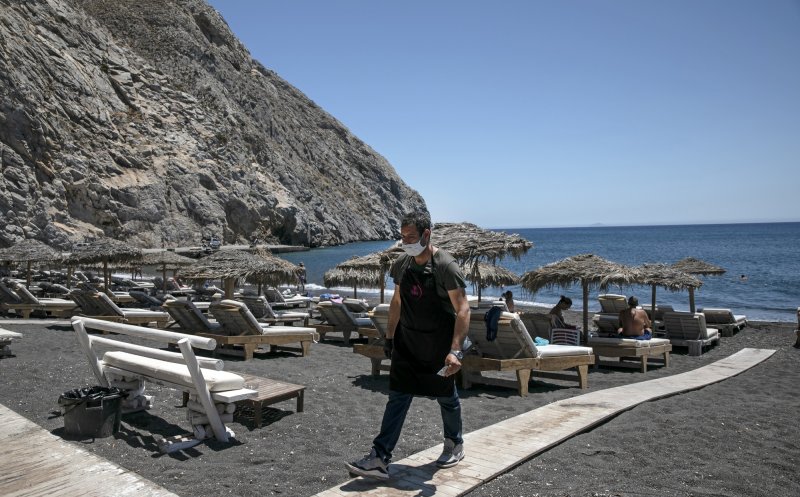 Trei români, confirmaţi cu COVID în Grecia și plasați în carantină