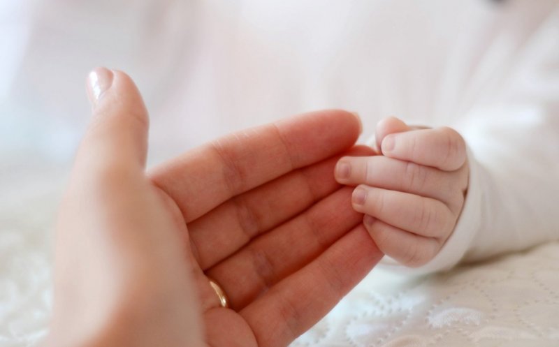 Erou la 10 luni: un copil din Cluj a salvat o viaţă cu preţul vieţii sale
