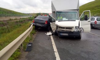 Accident pe Vâlcele-Apahida. Logan strivit de o camionetă, după o pătrundere pe contrasens