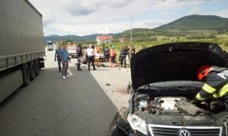 Încă un accident la Cluj! Trei mașini implicate. O femeie a rămas încarcerată