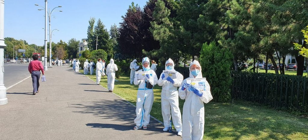 Sindicaliştii din sistemul sanitar: "Purtăm pamperşi, este inuman, nu facem faţă cu personalul pe care îl avem"