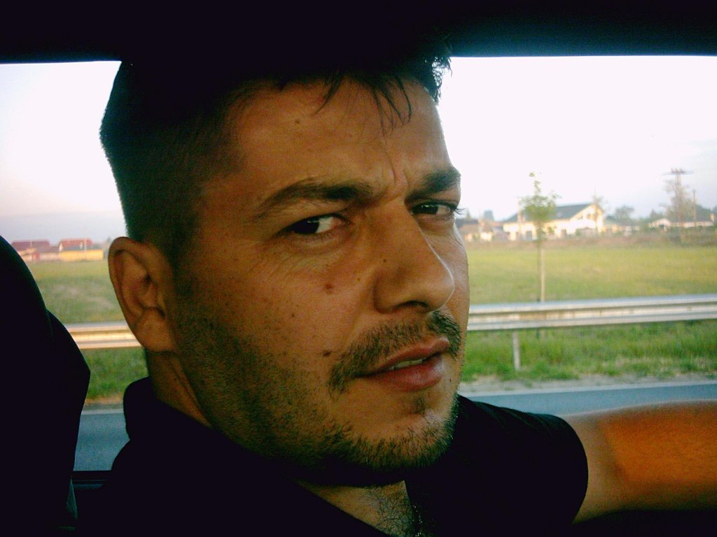 Tatăl copilului omorât a fost găsit de poliţişti. Acesta ar fi încercat să se sinucidă