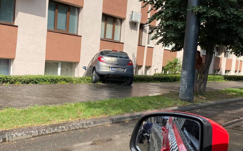 D'ale șoferitului: "Parcare suspendată" pe strada I.L. Caragiale