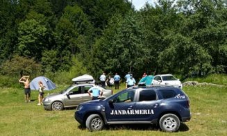 La picnic cu bolnavii COVID. Câţi dintre cei care ar trebui să fie în carantină îşi fac vacanţele nestingheriţi prin ţară?