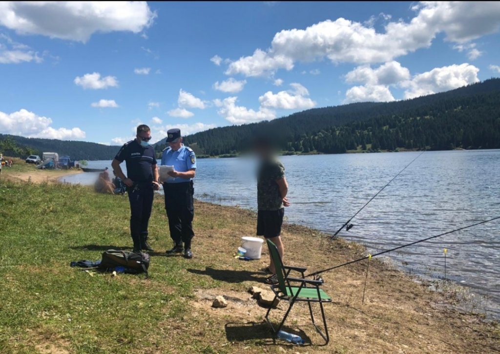 Razie la Beliș. Controale la ambarcațiuni și pescari