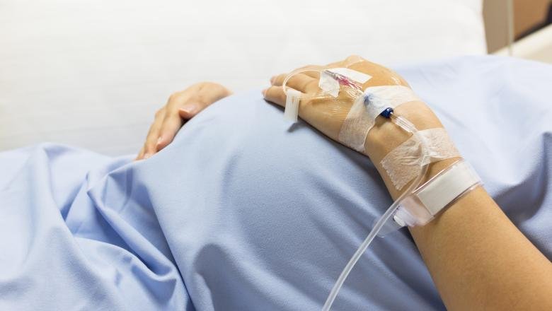Încă o gravidă a murit de COVID-19. Femeia s-ar fi infectat de la fratele ei, recent revenit din Spania