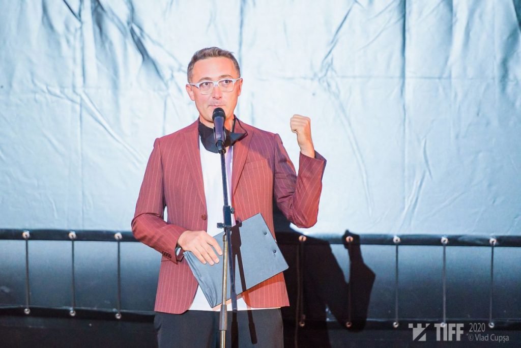 Poziţia oficială a TIFF despre discursul anti-mască al lui Cristi Puiu, în care le spunea oamenilor că autorităţile îi tratează "ca pe niște vite"