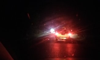 Microbuz răsturnat în Cluj. Au scăpat toți cinci