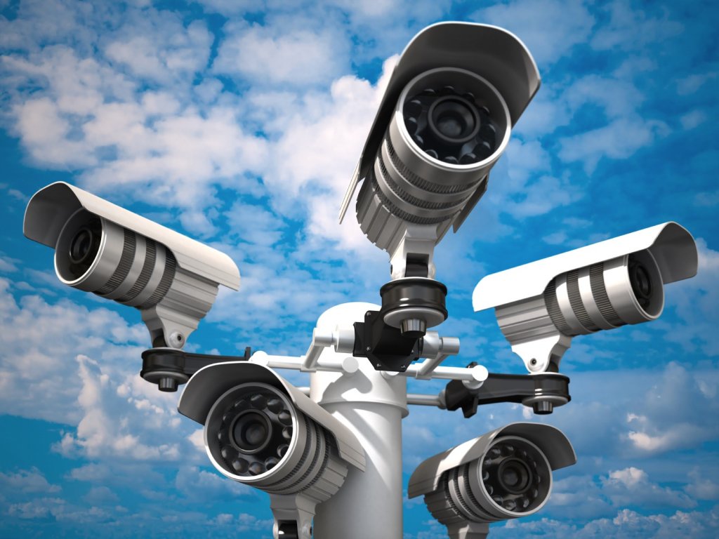 Liber la stâlpii "Big Brother". În ce condiţii pot folosi primăriile imaginile