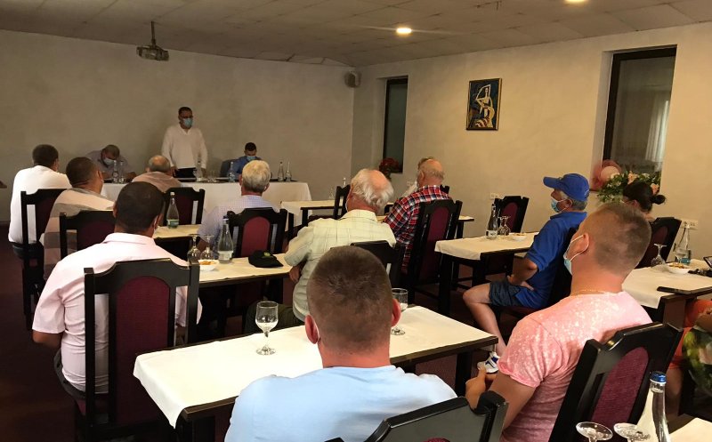 Ministrul agriculturii, întâlnire de lucru cu fermierii din Florești
