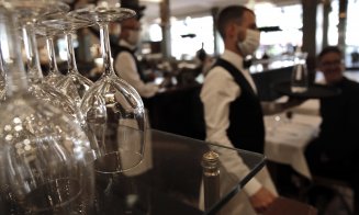 Guvernul spune că va permite deschiderea restaurantelor de la 1 septembrie