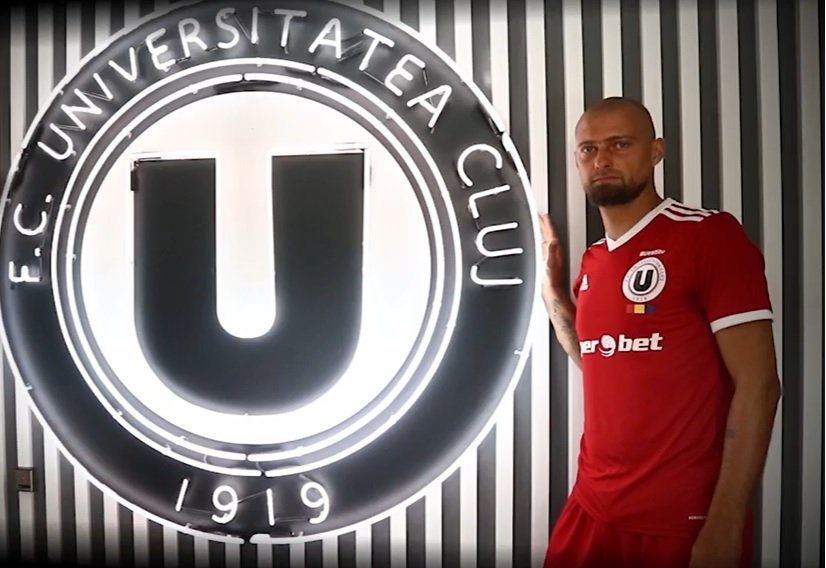 Un nou sponsor principal pentru “U” Cluj. “Studenții” și-au prezentat și echipamentul alternativ pentru sezonul 2020-2021