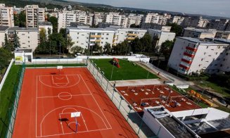 Încă un parking finalizat la Cluj. Mănăşturenii se pot bucura de o terasă verde, teren de sport și spațiu de joacă pe Mogoşoaia