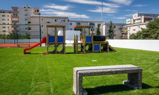 Încă un parking finalizat la Cluj. Mănăşturenii se pot bucura de o terasă verde, teren de sport și spațiu de joacă pe Mogoşoaia